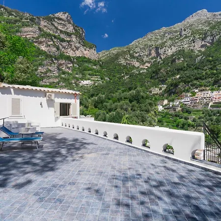 Estate4home - Carrino Vakantiehuis *